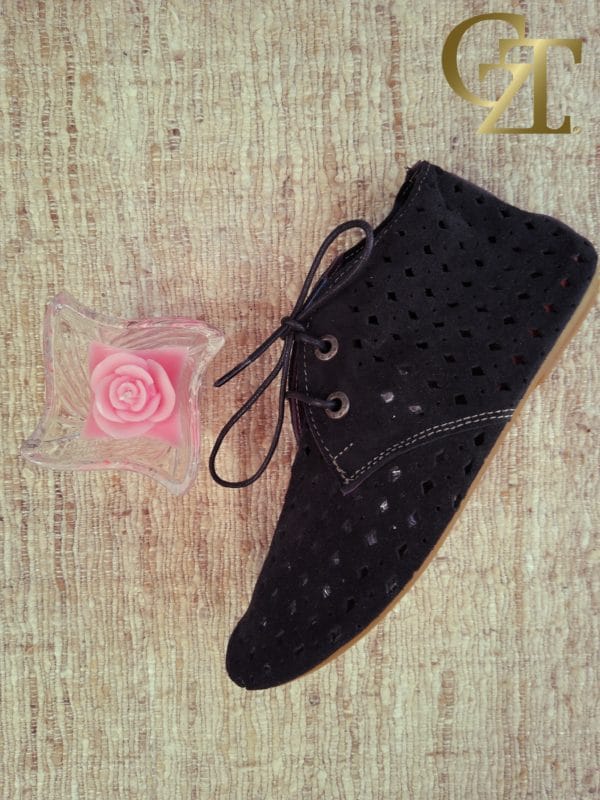 Zapato de Cuero Negro Perforado